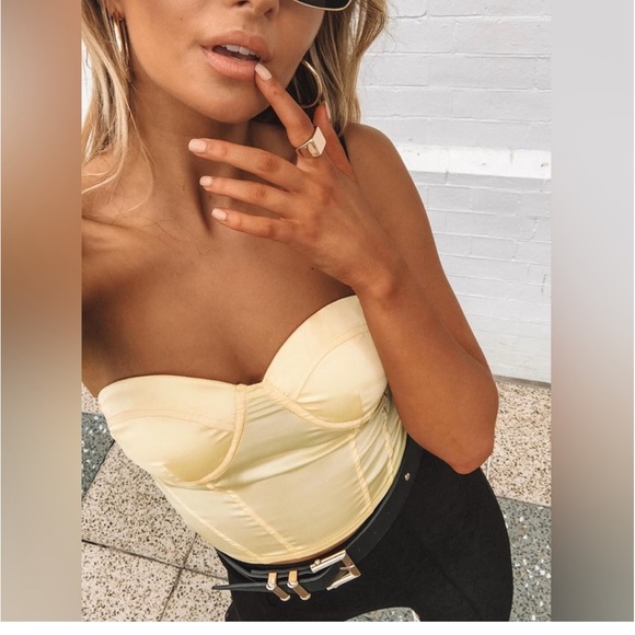 Princess Polly yellow satin corset. - Picture 4 of 13